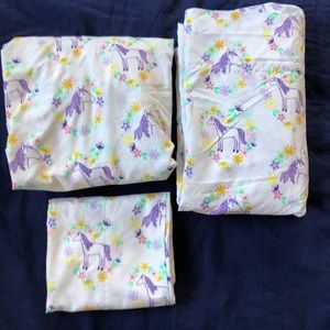 Target twin sheet set with horses